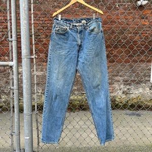 Vintage 90’s 550 Levi’s denim jeans! High waisted tapered leg!